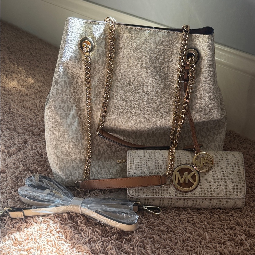 Michael Kors Beige and Gold Shoulder Bag Set